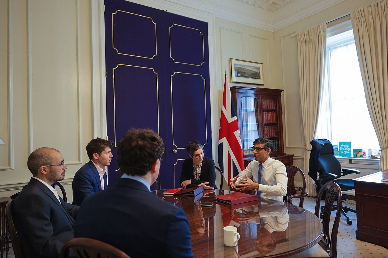 Dario Amodei meets with UK Prime Minister Rishi Sunak and other AI company chief executives in London in 2023