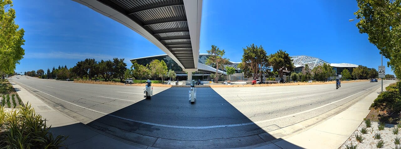 The San Tomas Expressway passing Nvidia's Santa Clara, California campus